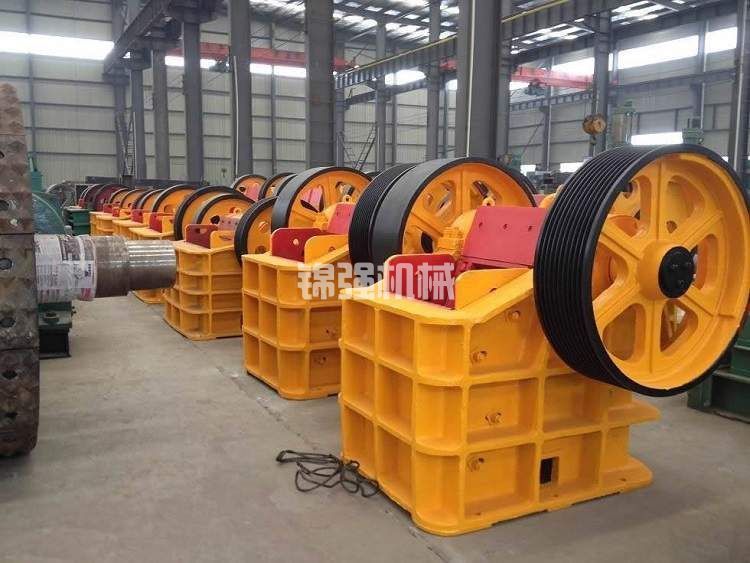 大型破碎機生產廠家推薦,如何選擇大型破碎機?(圖1) 大型破碎機生產廠家推薦,如何選擇大型破碎機?(圖1)